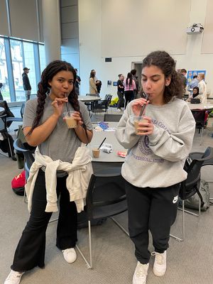 2 students drinking boba tea 